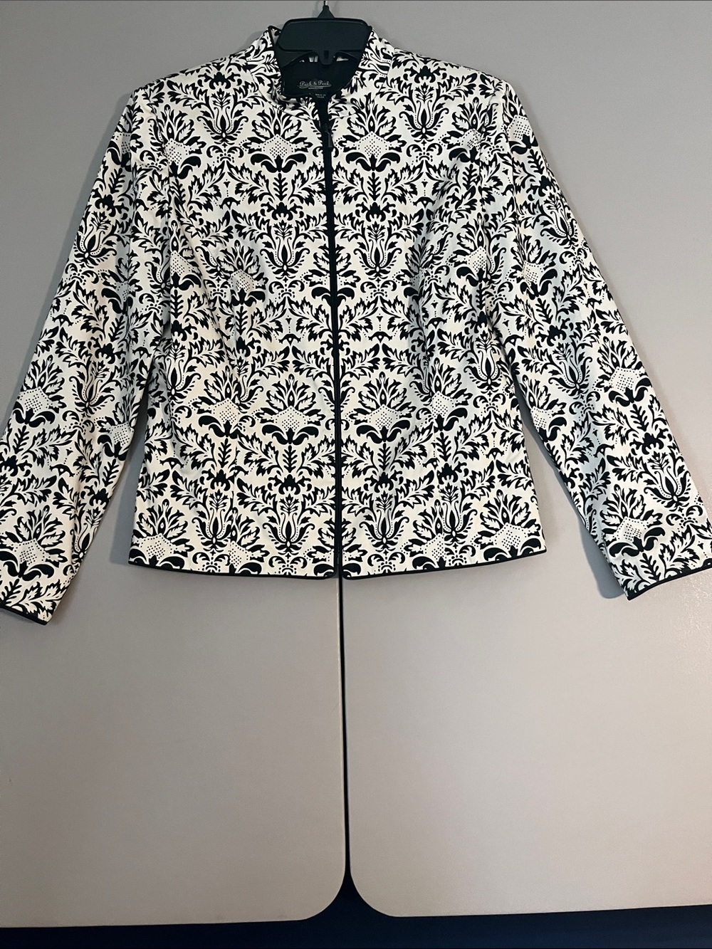 Peck & Peck Black and White Damask Zip-Front Blazer